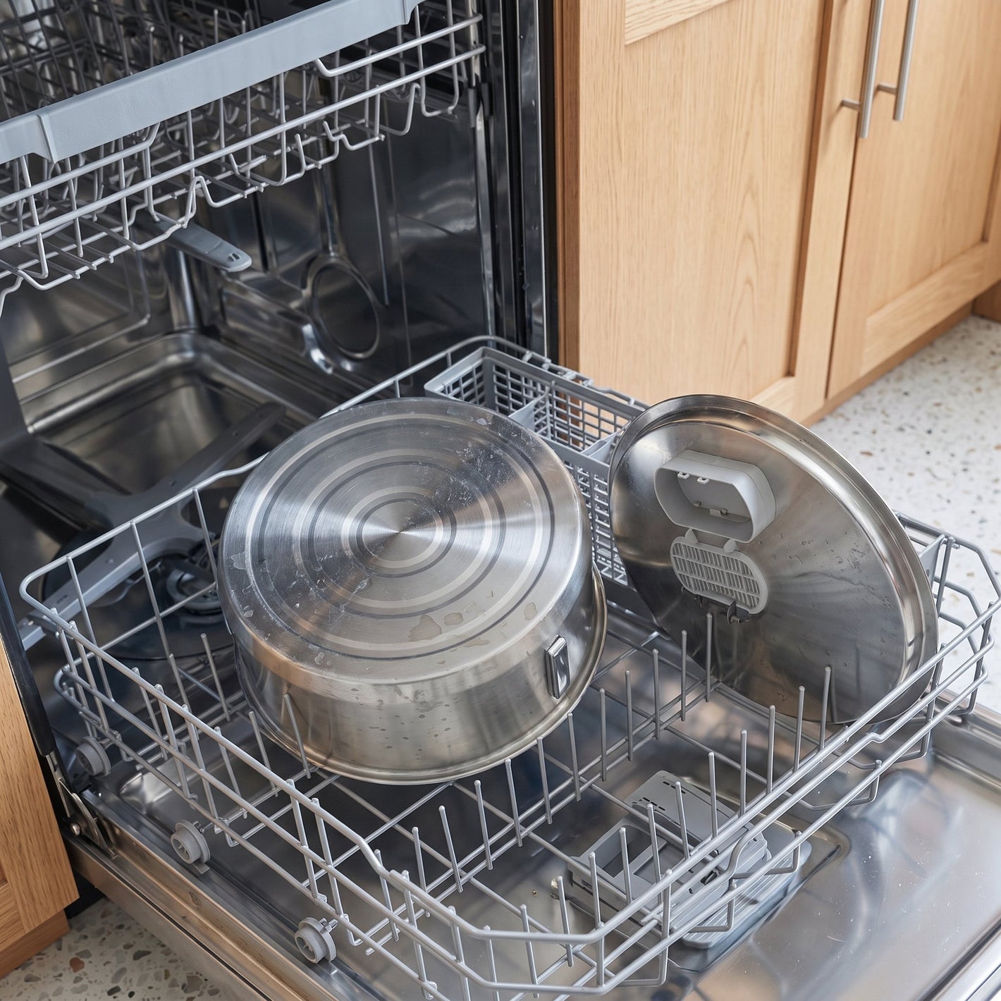 Fountain parts in a dishwasher